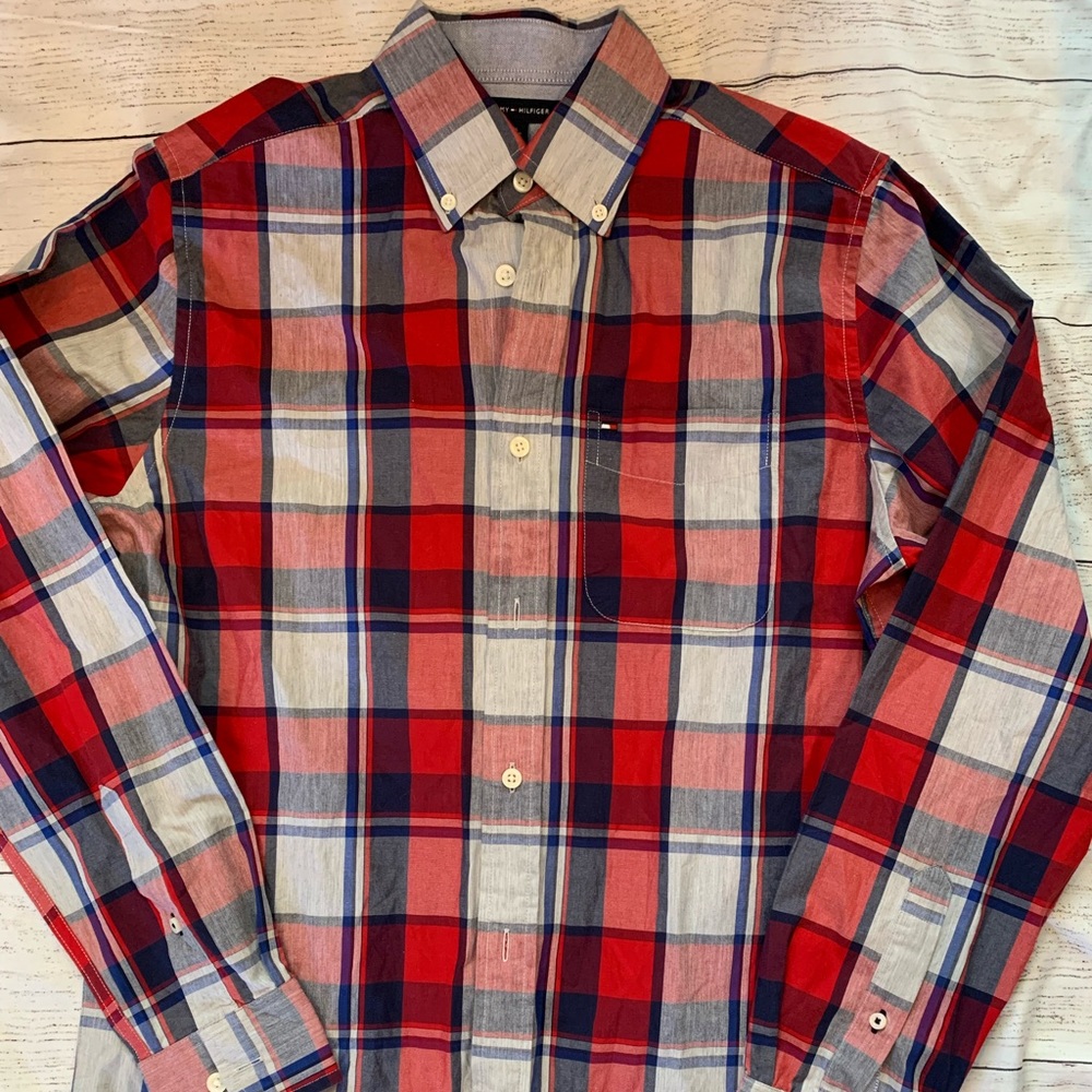 Men’s xs Tommy Hilfiger button down shirt red blue
